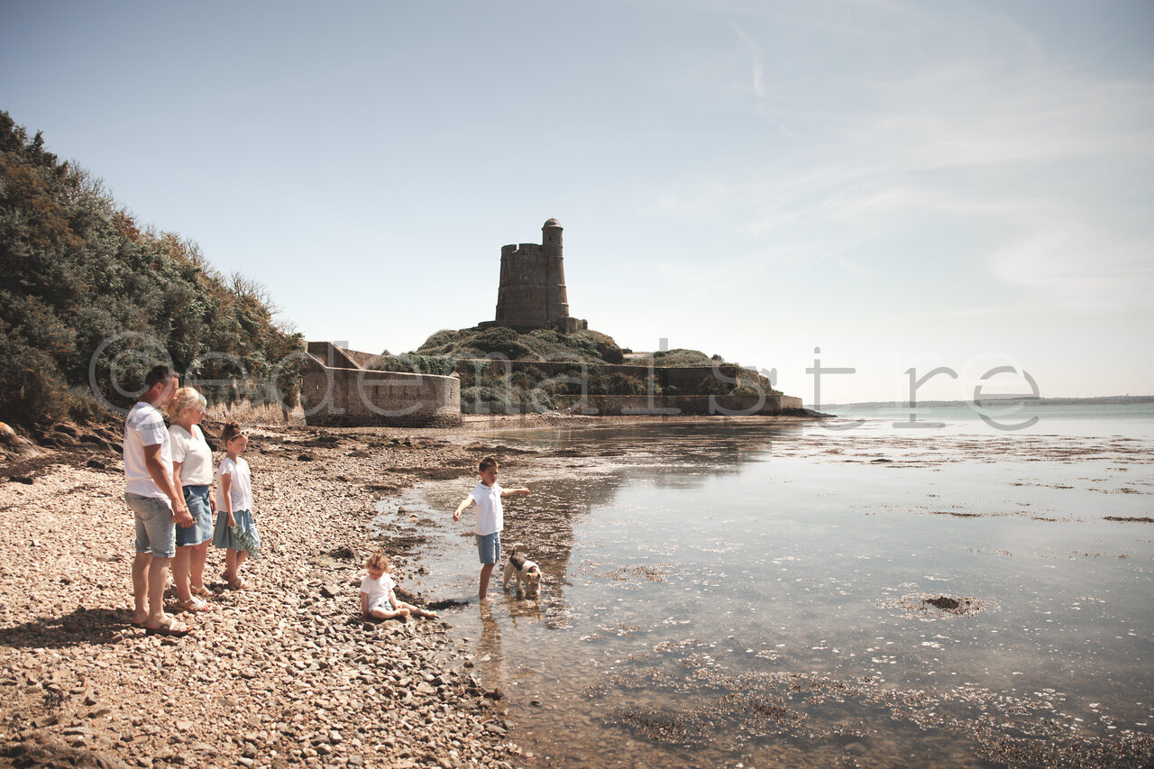 famille plage fort de saint Vaast